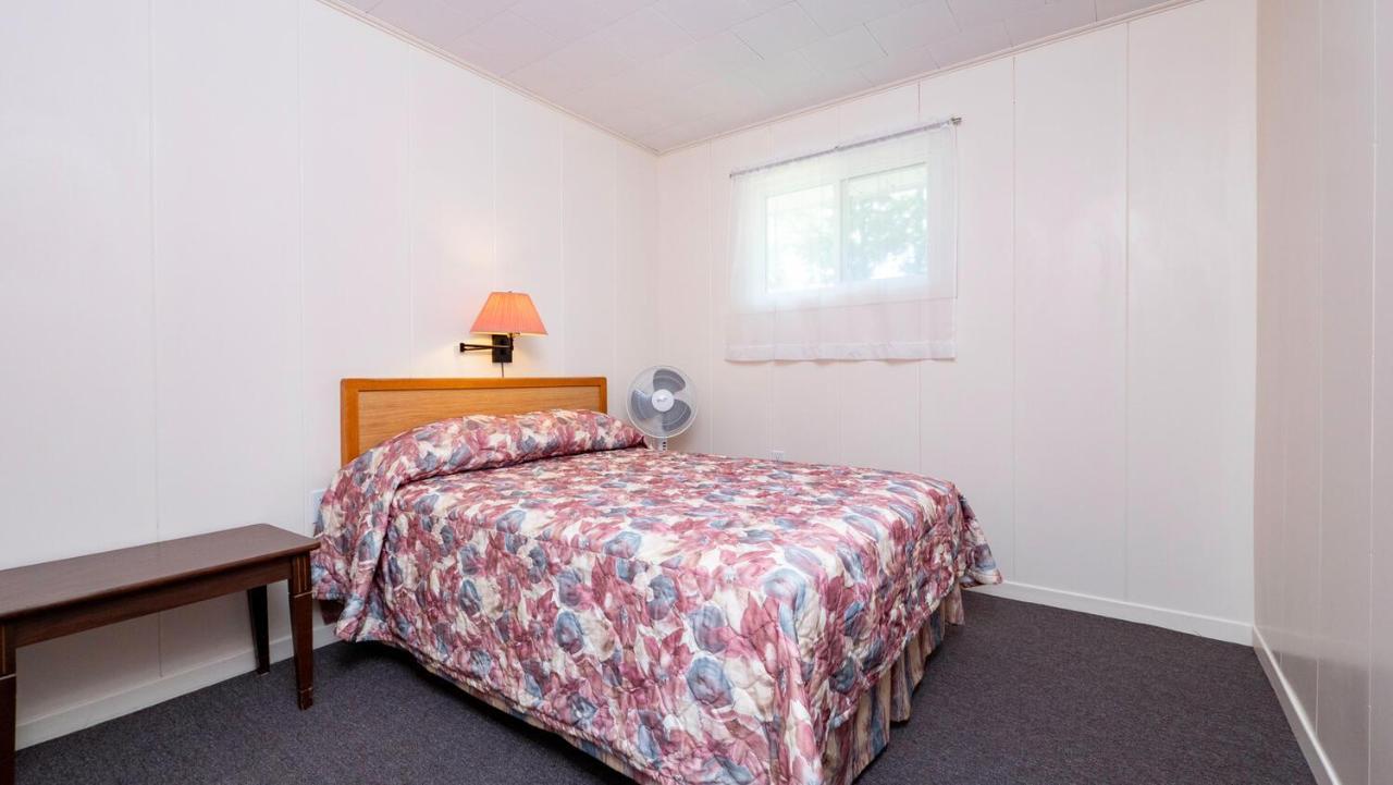 Bel Air Cottages And Motel Sauble Beach Εξωτερικό φωτογραφία