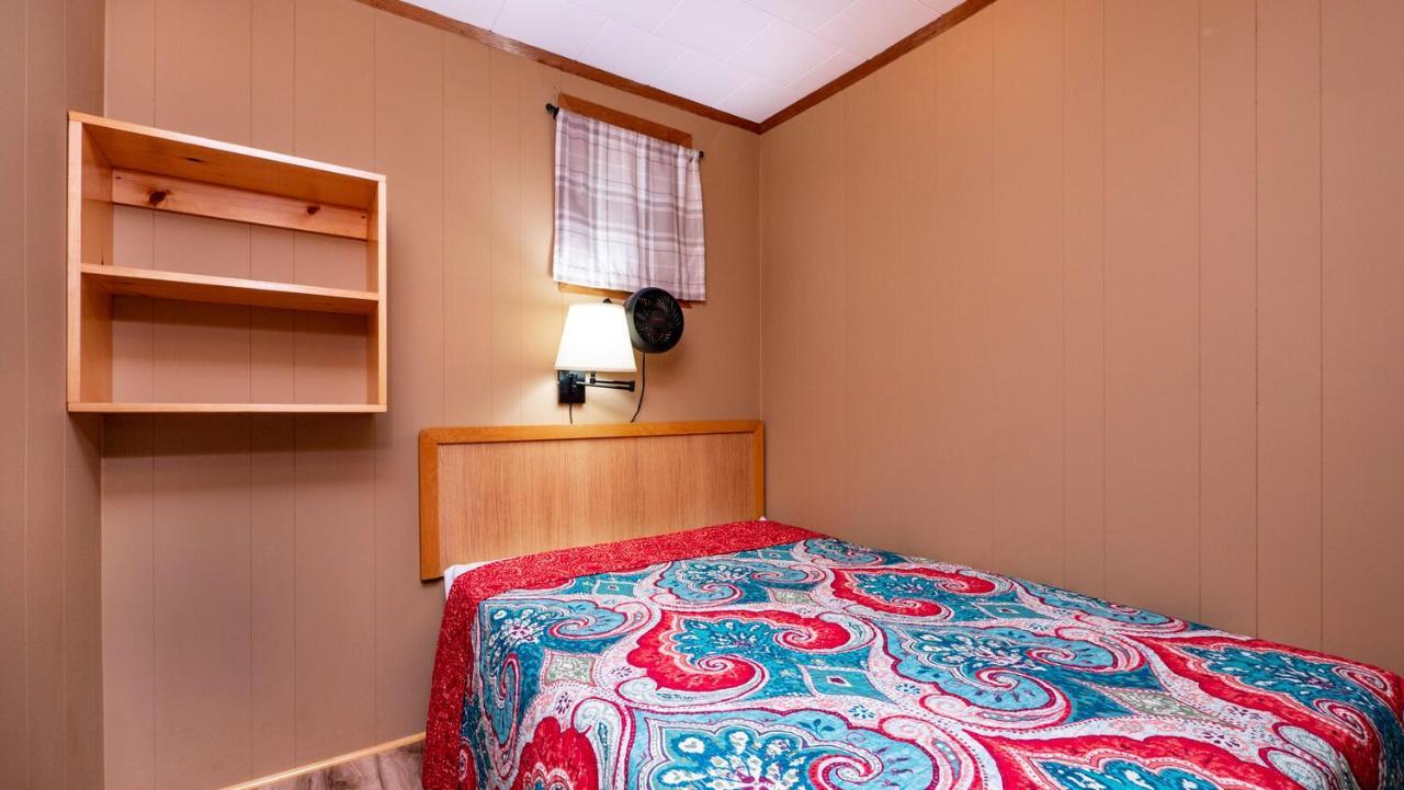 Bel Air Cottages And Motel Sauble Beach Εξωτερικό φωτογραφία