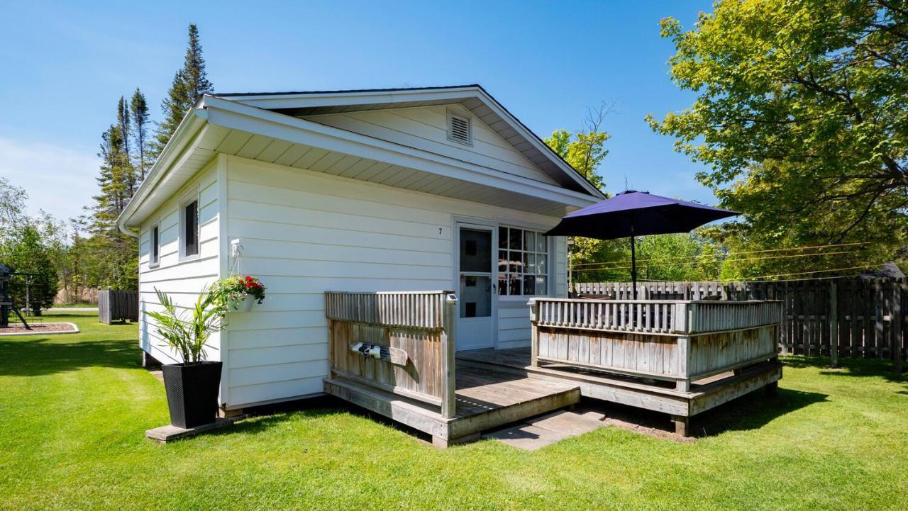 Bel Air Cottages And Motel Sauble Beach Εξωτερικό φωτογραφία