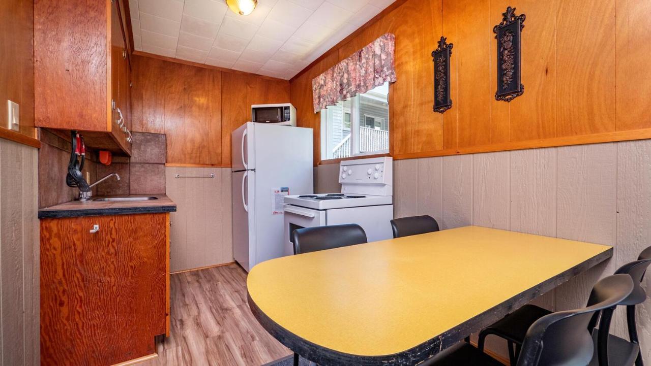 Bel Air Cottages And Motel Sauble Beach Εξωτερικό φωτογραφία