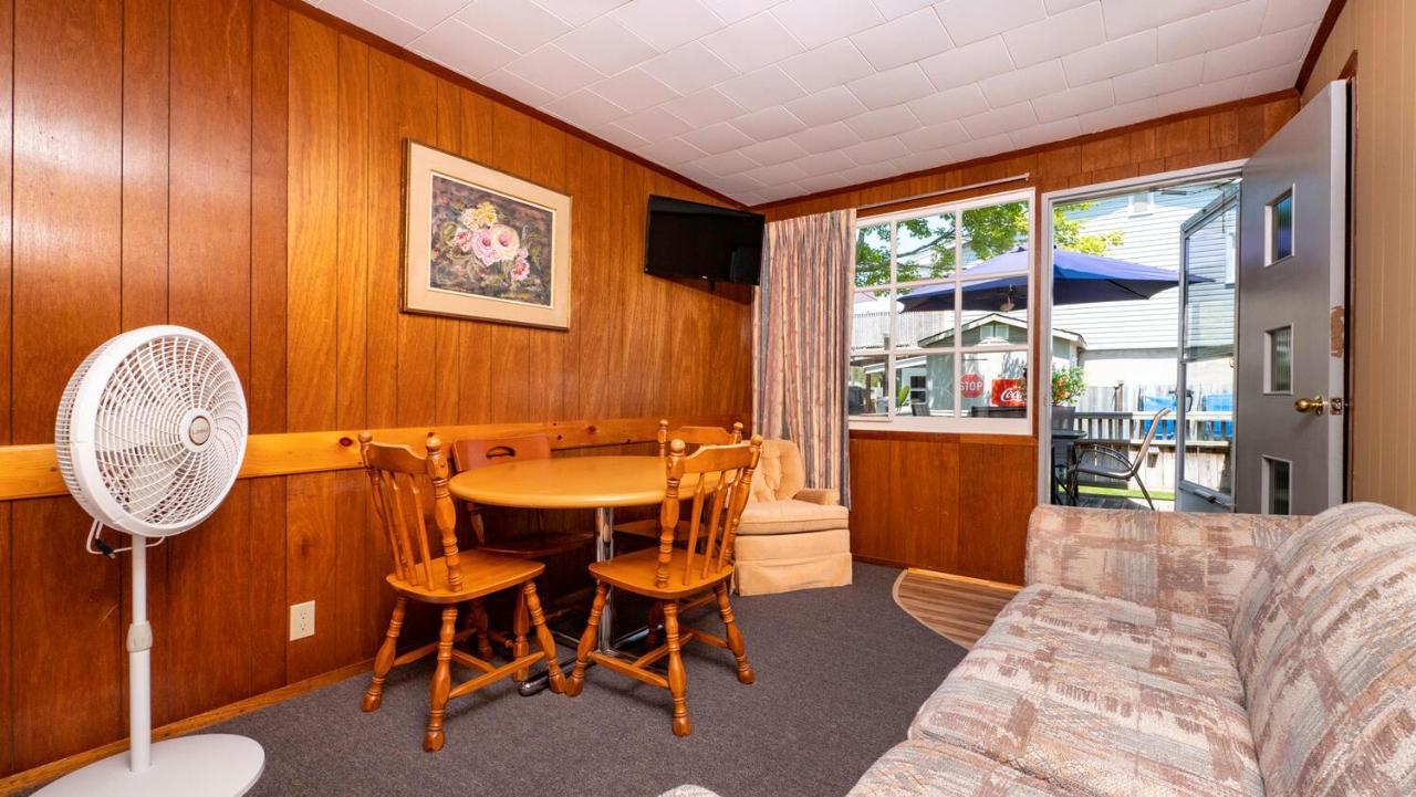 Bel Air Cottages And Motel Sauble Beach Εξωτερικό φωτογραφία